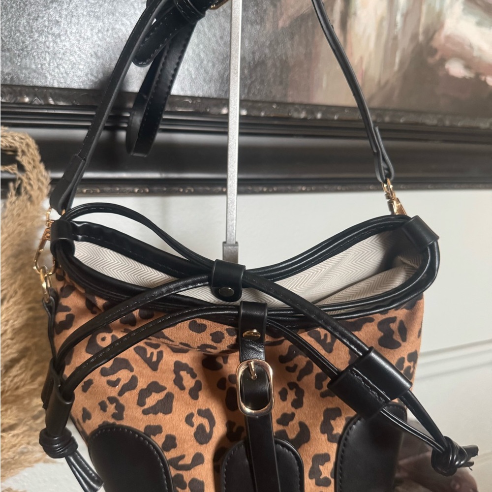 Leopard Print Women's Bag with Black Accents